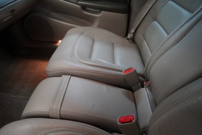 2000 Cadillac DeVille Base