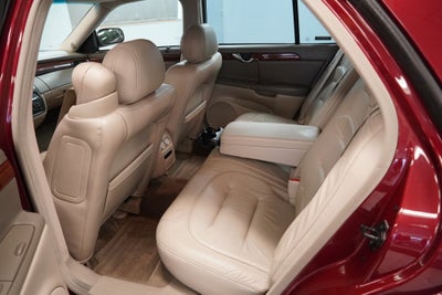 2000 Cadillac DeVille Base