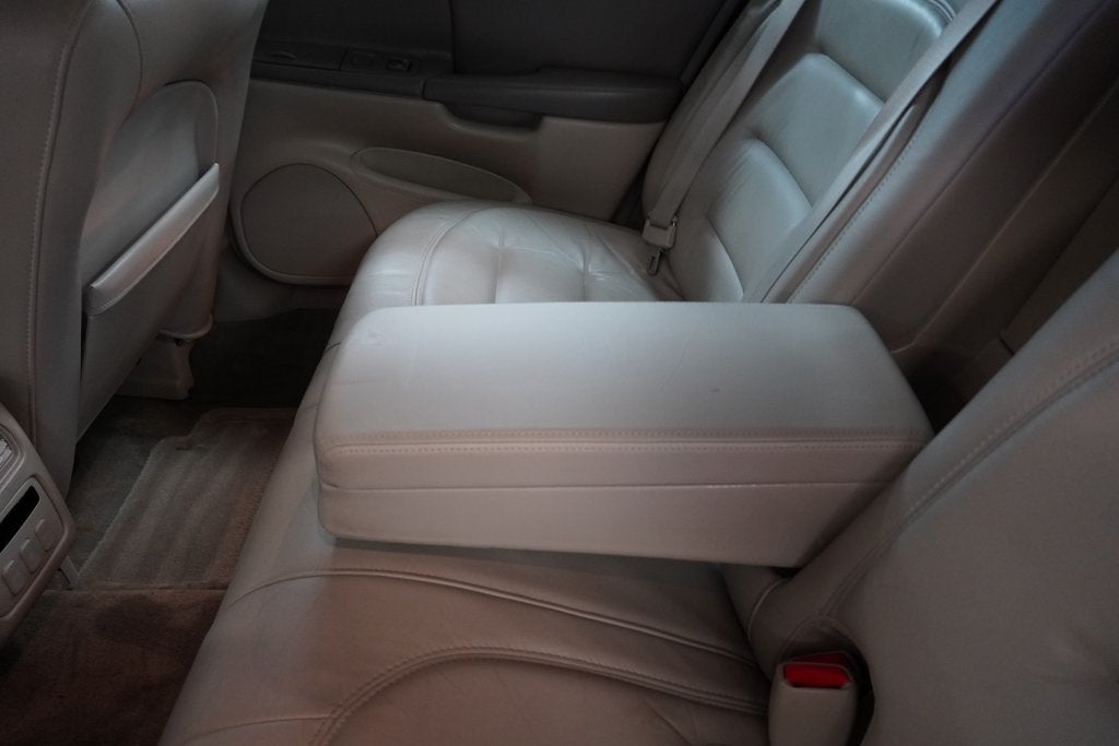 2000 Cadillac DeVille Base