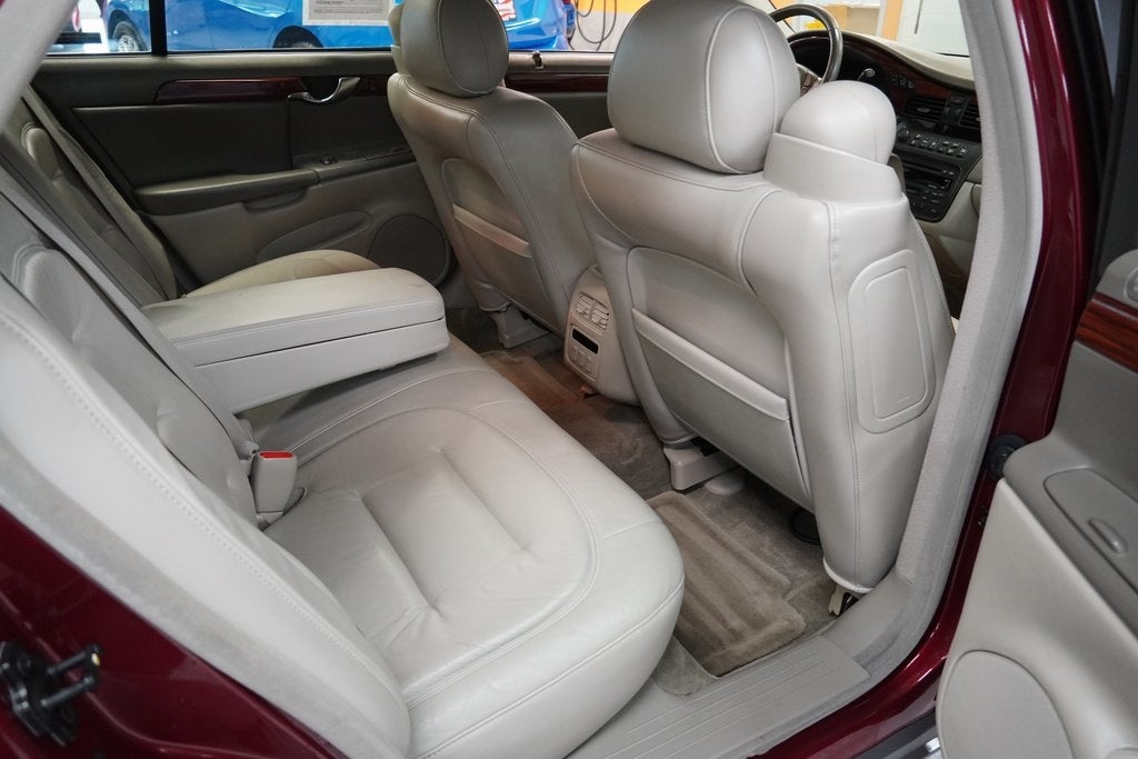 2000 Cadillac DeVille Base
