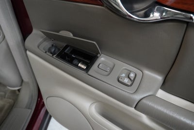2000 Cadillac DeVille Base
