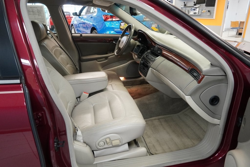 2000 Cadillac DeVille Base