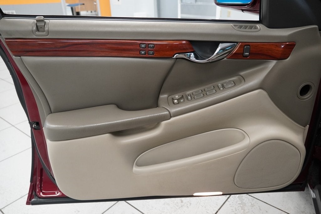 2000 Cadillac DeVille Base
