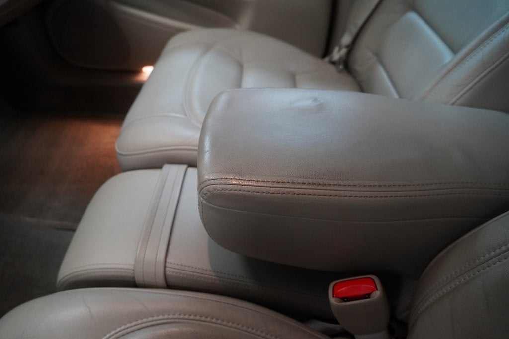 2000 Cadillac DeVille Base