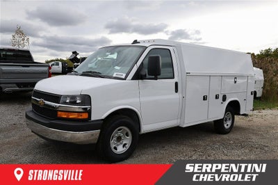 2025 Chevrolet Express 3500 Work Van Cutaway