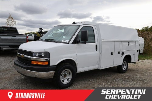 2025 Chevrolet Express 3500 Work Van Cutaway