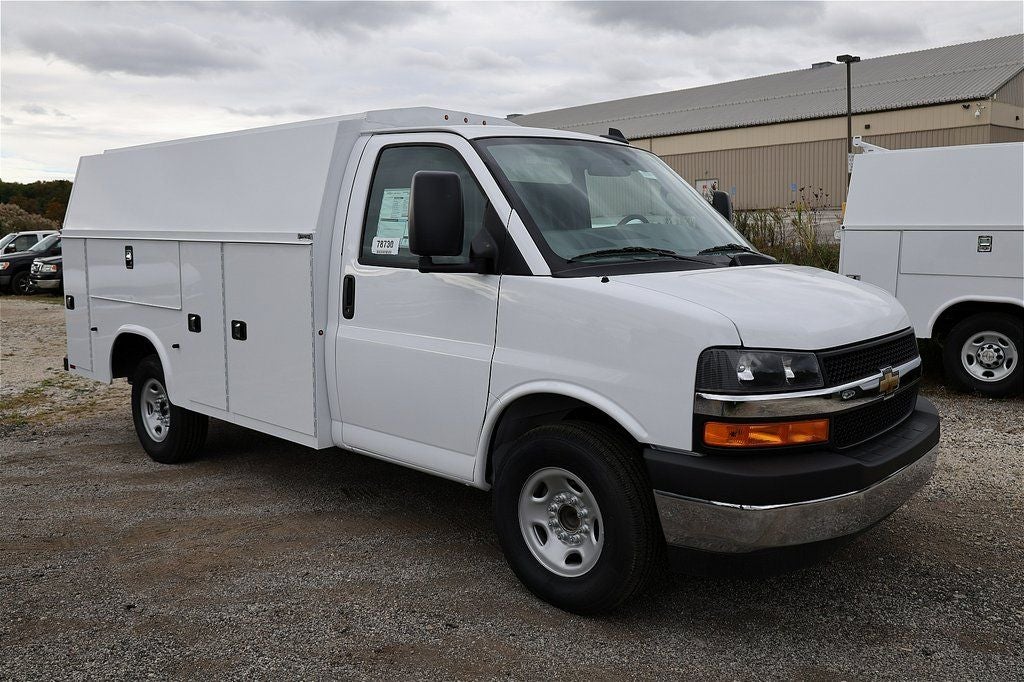 2025 Chevrolet Express 3500 Work Van Cutaway