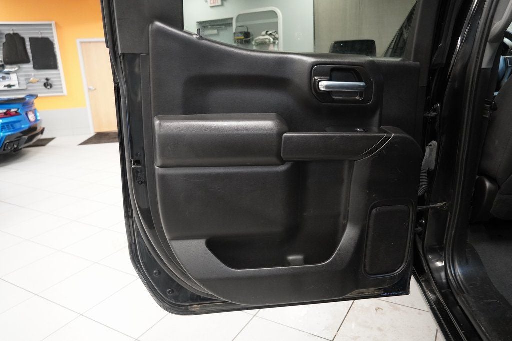 2022 Chevrolet Silverado 1500 Custom 4WD CREW CAB