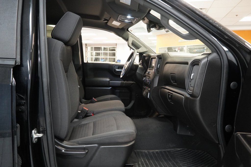 2022 Chevrolet Silverado 1500 Custom 4WD CREW CAB