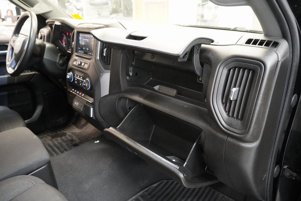 2022 Chevrolet Silverado 1500 Custom 4WD CREW CAB