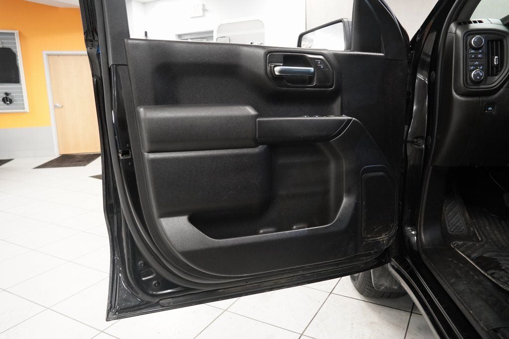 2022 Chevrolet Silverado 1500 Custom 4WD CREW CAB