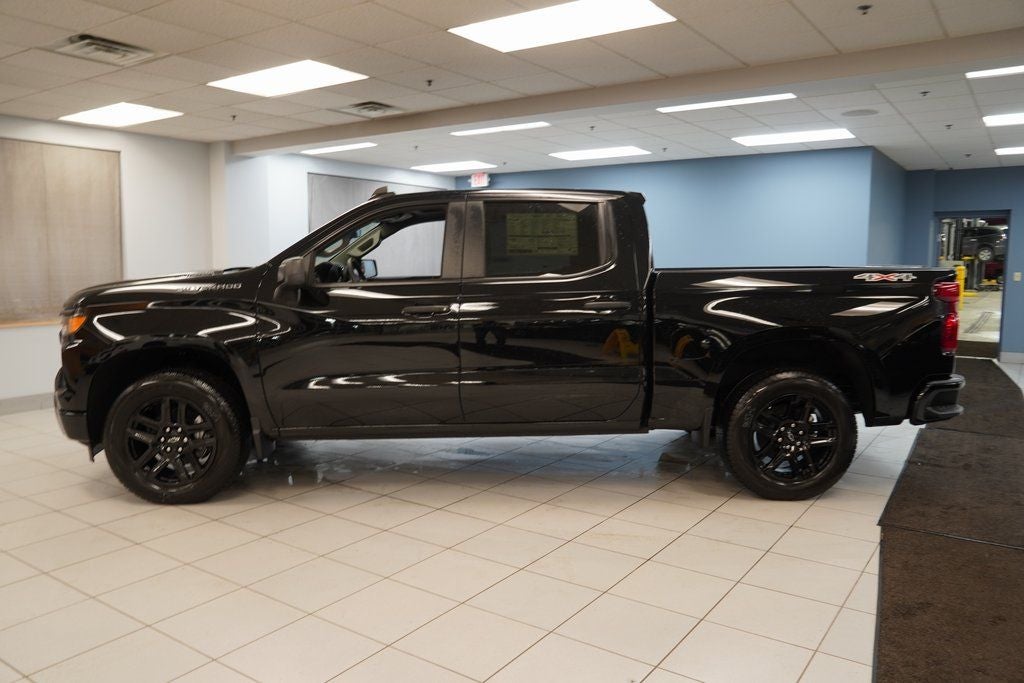 2025 Chevrolet Silverado 1500 Custom