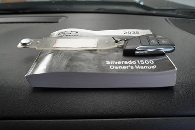 2025 Chevrolet Silverado 1500 Custom