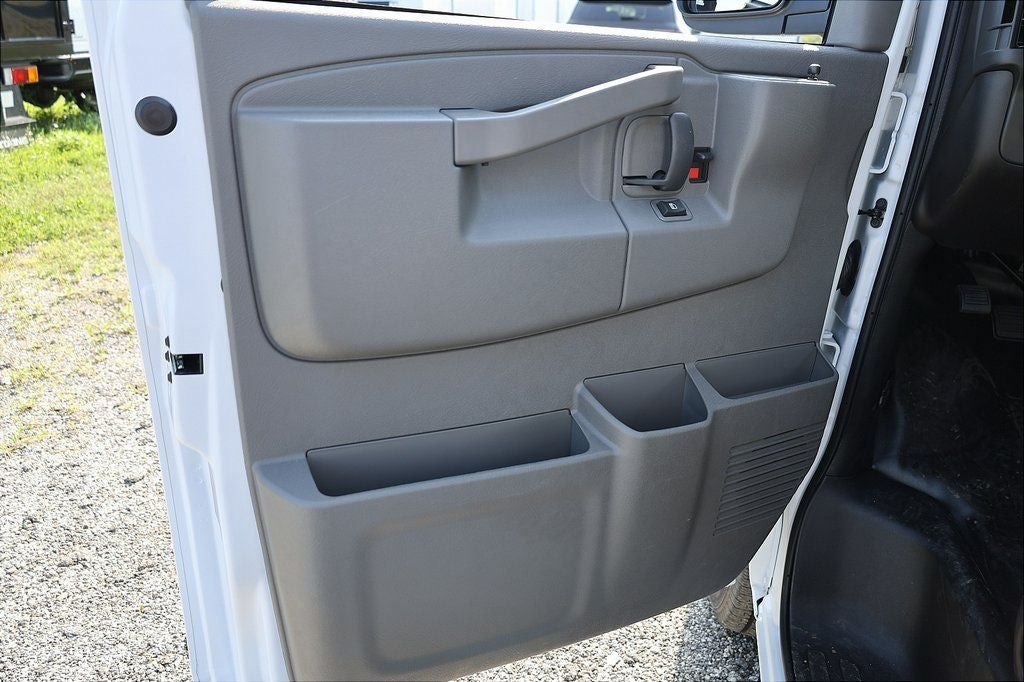 2025 Chevrolet Express 2500 Work Van Cargo