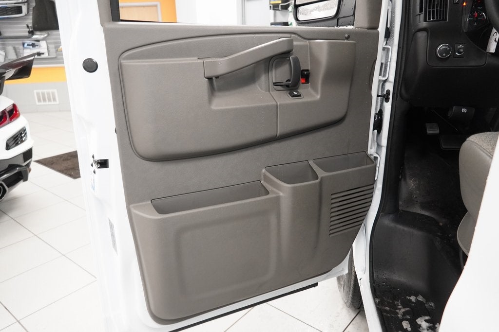 2025 Chevrolet Express 2500 Work Van Cargo
