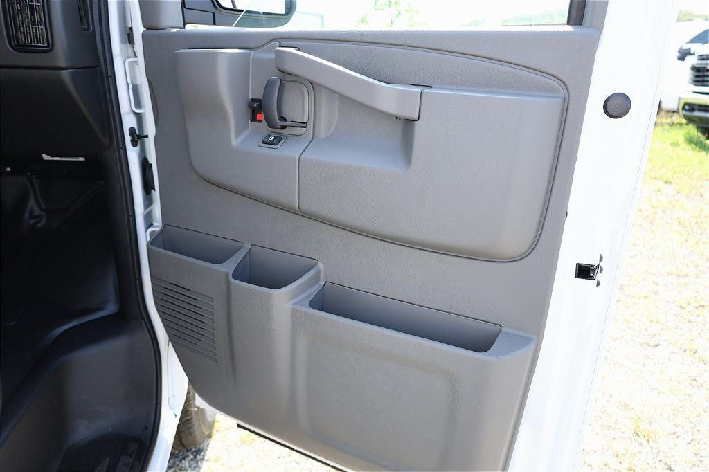 2025 Chevrolet Express 3500 Work Van Cargo