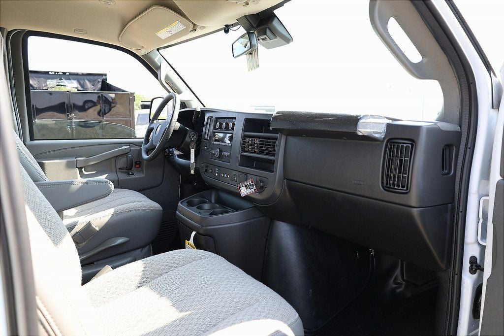 2025 Chevrolet Express 3500 Work Van Cargo