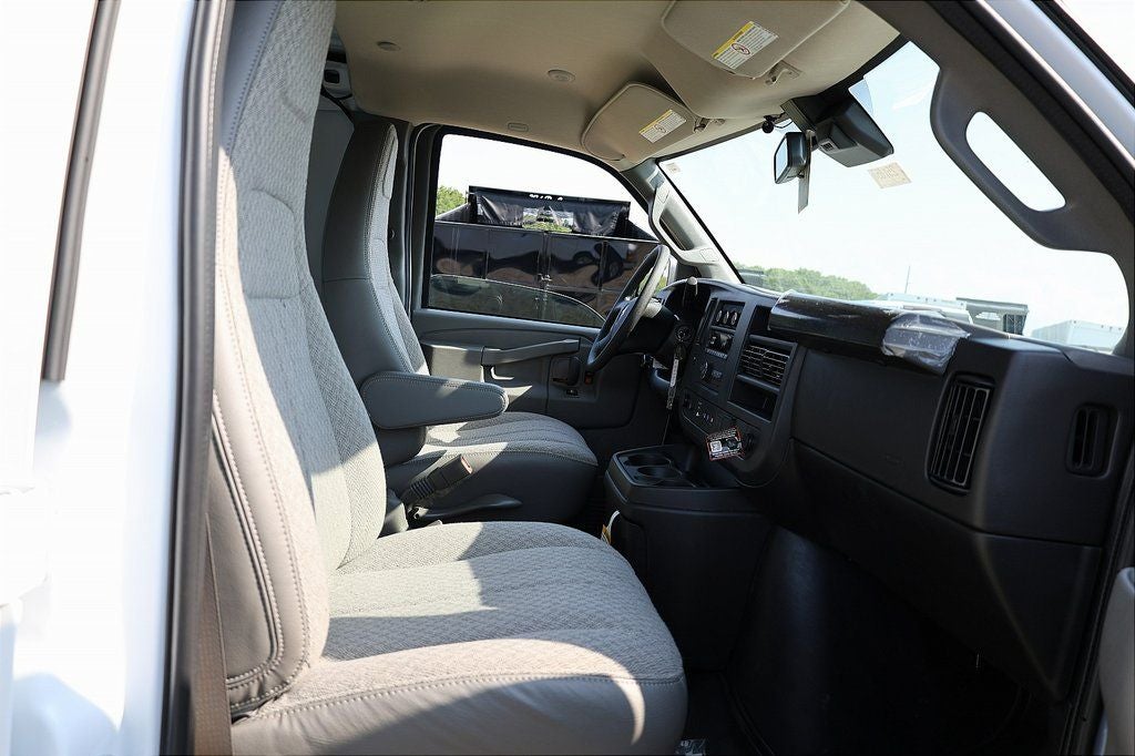2025 Chevrolet Express 3500 Work Van Cargo