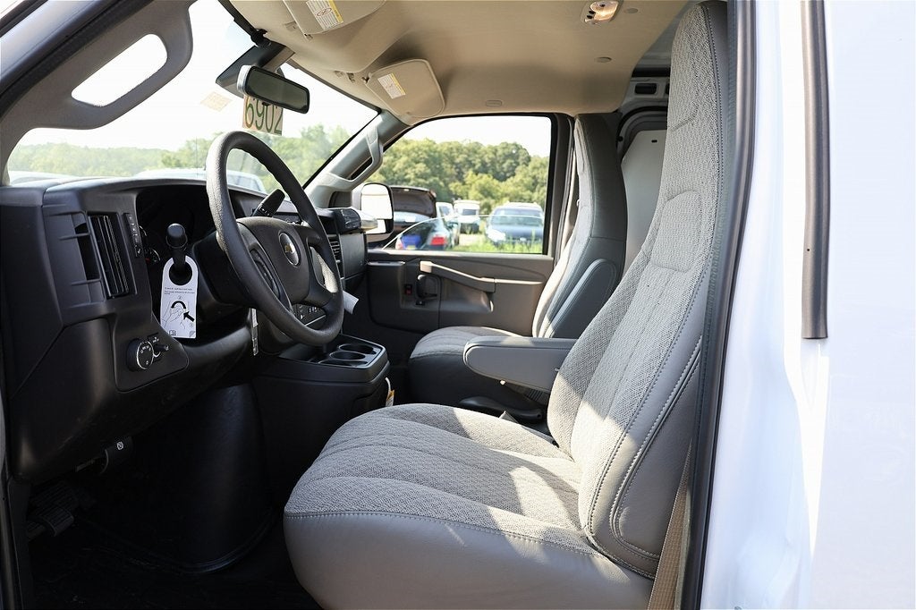 2025 Chevrolet Express 3500 Work Van Cargo