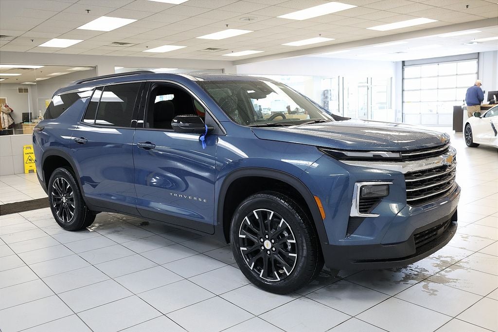 2026 Chevrolet Traverse LT 2LT