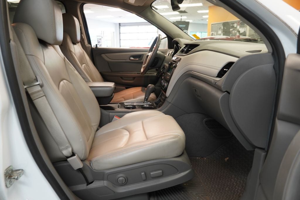 2016 Chevrolet Traverse 2LT 2LT AWD