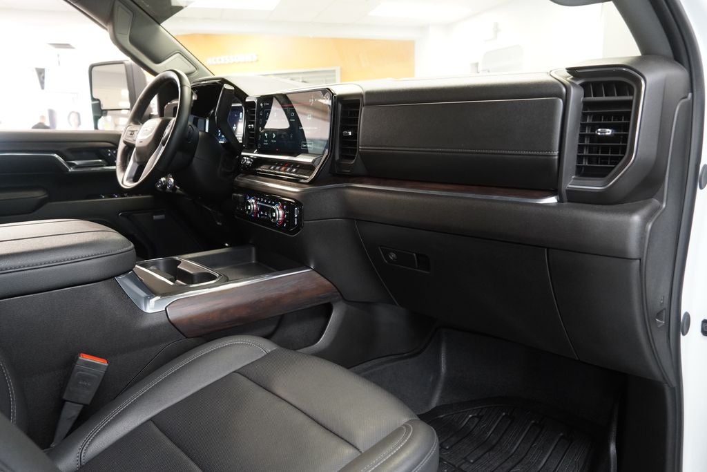 2024 GMC Sierra 3500HD SLT CREW CAB 4X4