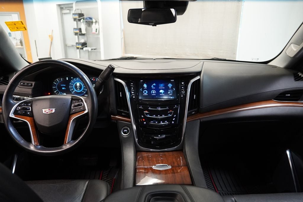 2017 Cadillac Escalade ESV Luxury 4WD