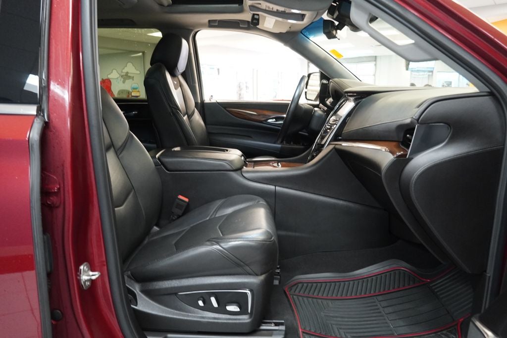 2017 Cadillac Escalade ESV Luxury 4WD