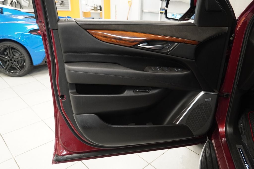 2017 Cadillac Escalade ESV Luxury 4WD