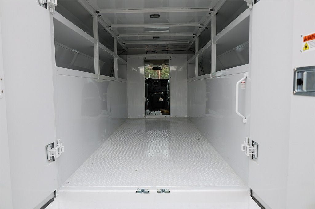 2025 Chevrolet Express 3500 Work Van Cutaway