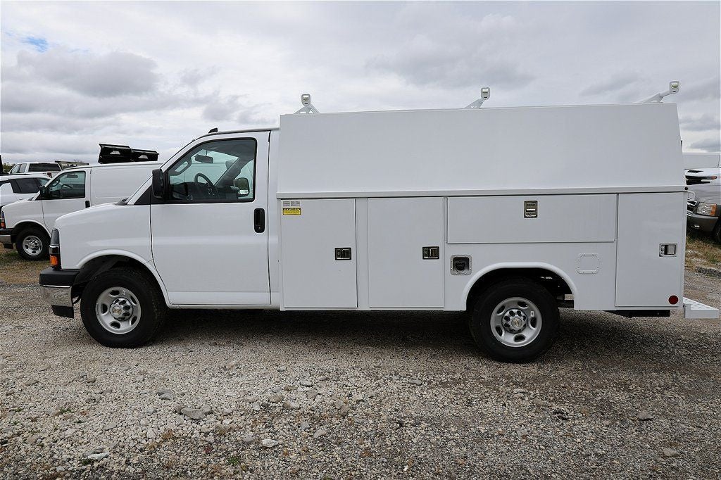 2025 Chevrolet Express 3500 Work Van Cutaway