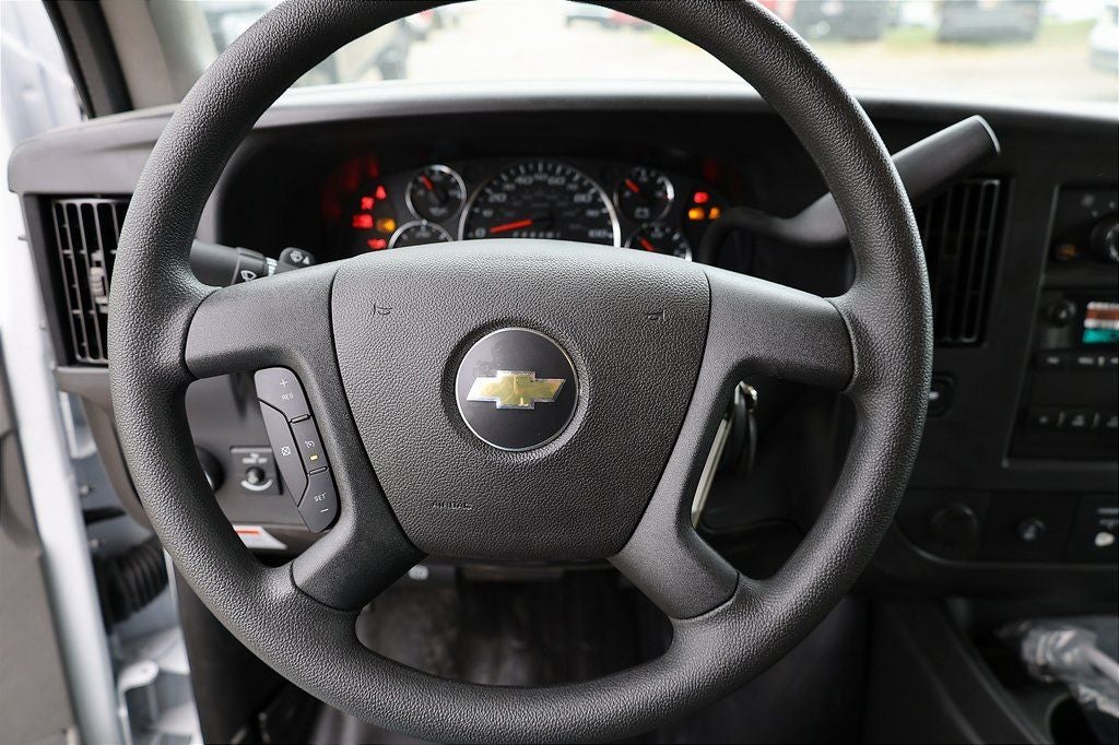 2025 Chevrolet Express 3500 Work Van Cutaway