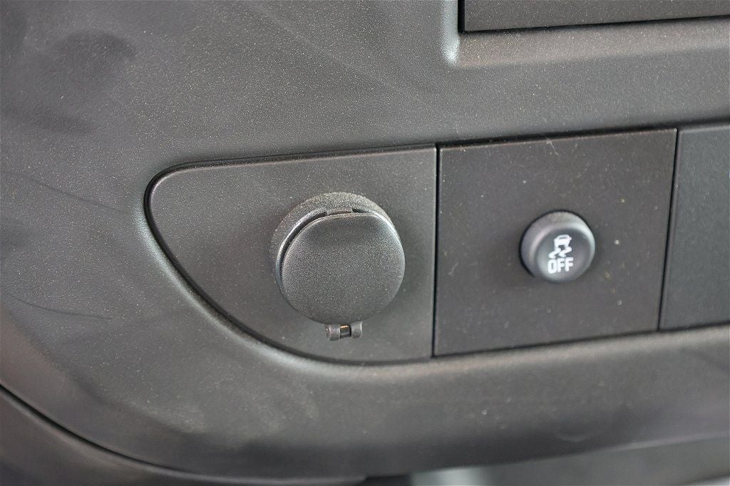 2025 Chevrolet Express 3500 Work Van Cutaway