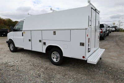 2025 Chevrolet Express 3500 Work Van Cutaway