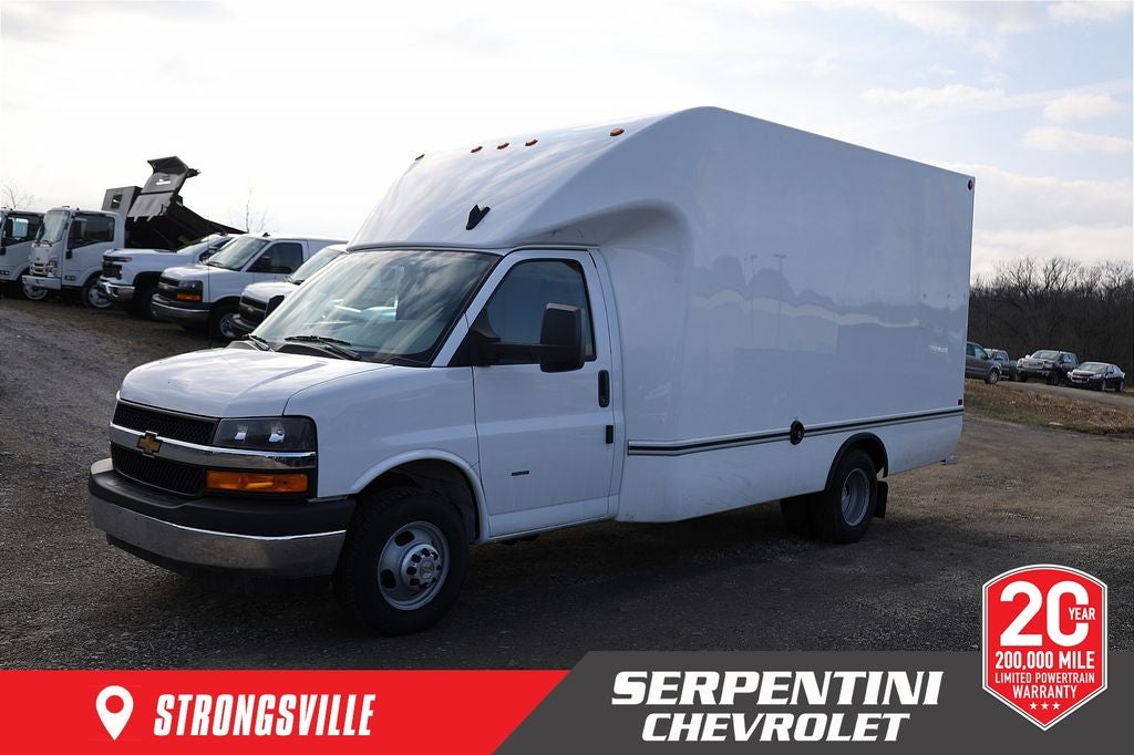 2025 Chevrolet Express 3500 Work Van Cutaway