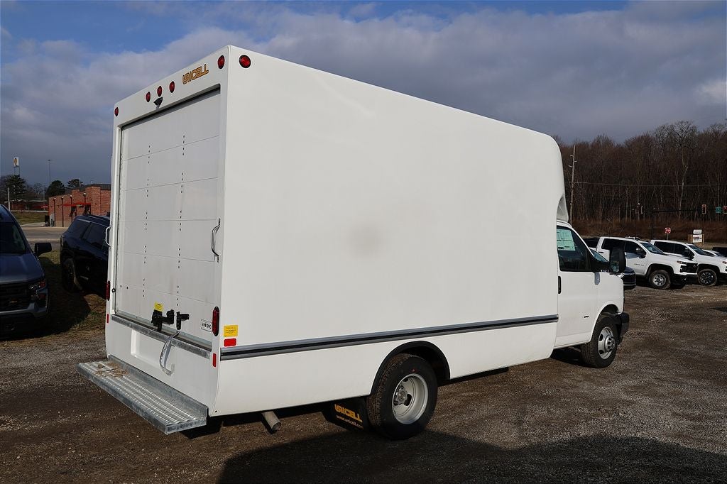 2025 Chevrolet Express 3500 Work Van Cutaway