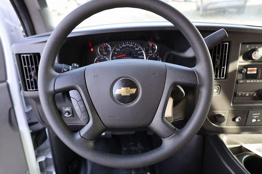 2025 Chevrolet Express 3500 Work Van Cutaway