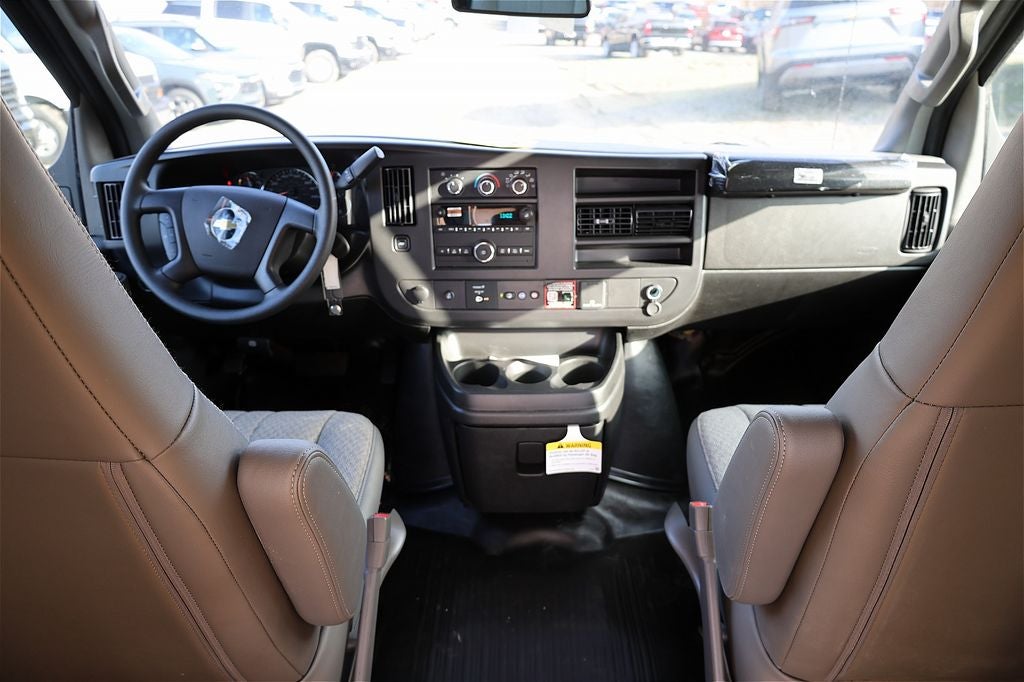 2025 Chevrolet Express 3500 Work Van Cutaway