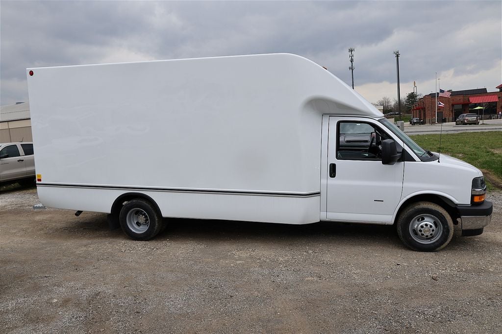 2026 Chevrolet Express 3500 Work Van Cutaway