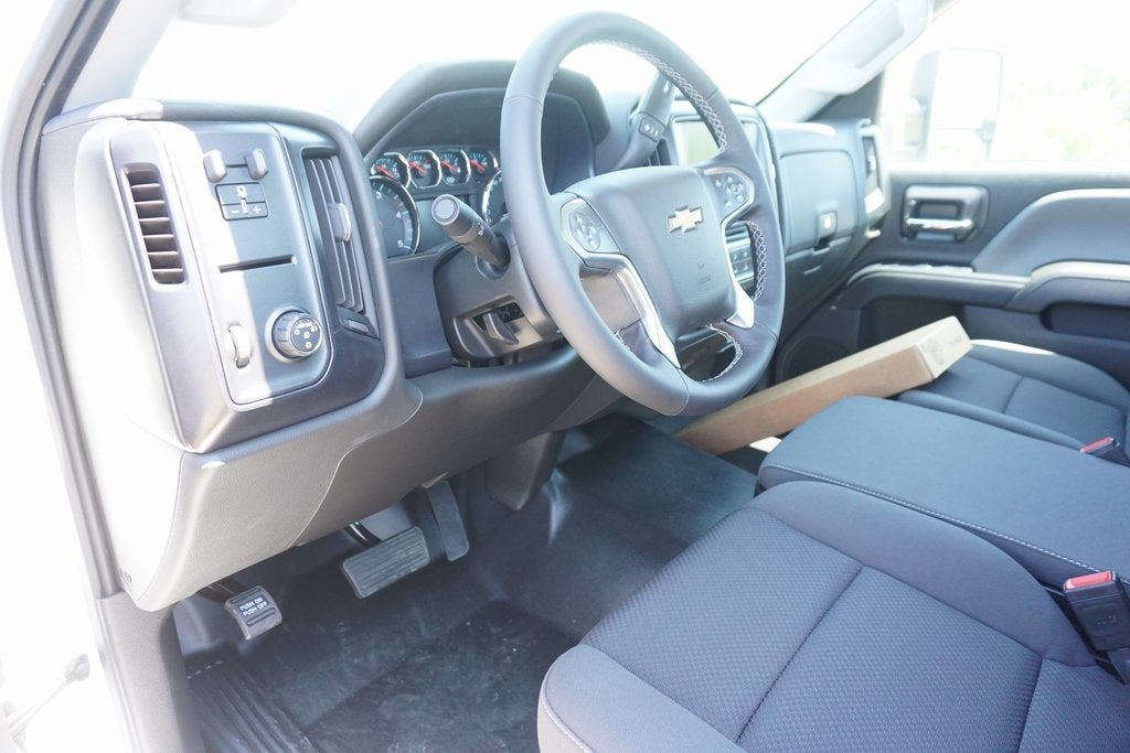 2024 Chevrolet Silverado 6500HD Work Truck