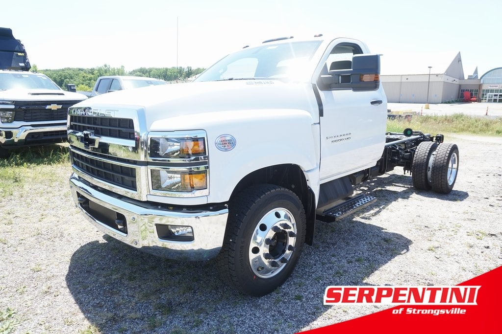 2024 Chevrolet Silverado 6500HD Work Truck