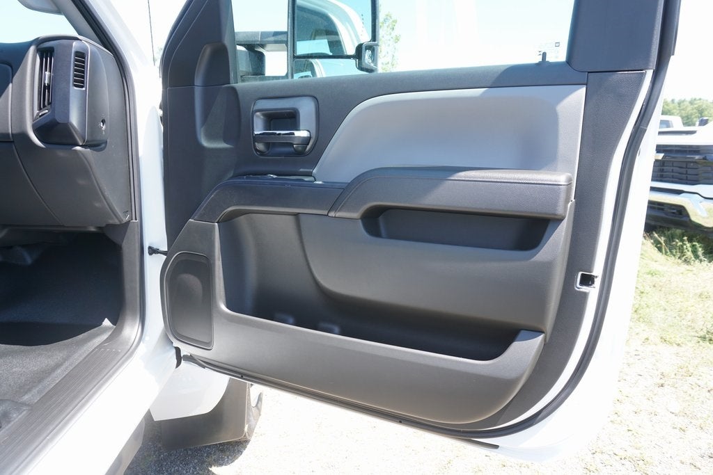 2024 Chevrolet Silverado 6500HD Work Truck