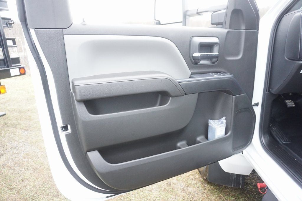 2024 Chevrolet Silverado 6500HD 1WT