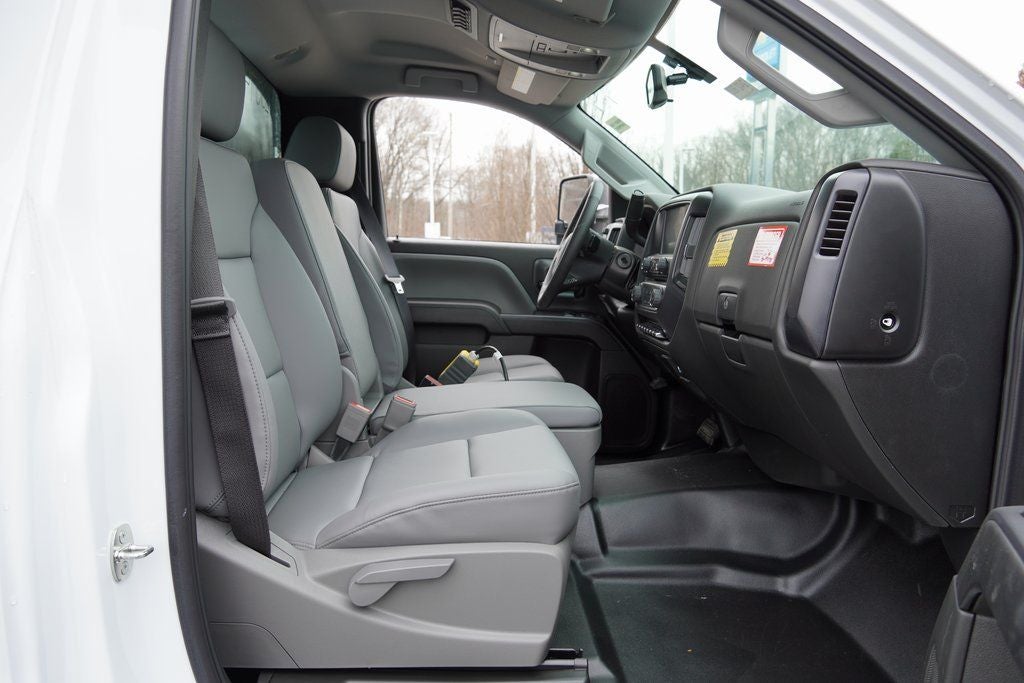 2024 Chevrolet Silverado 6500HD 1WT