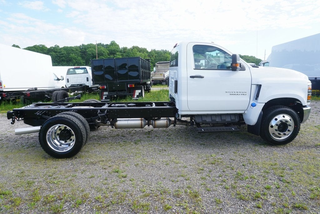 2024 Chevrolet Silverado 6500HD MD