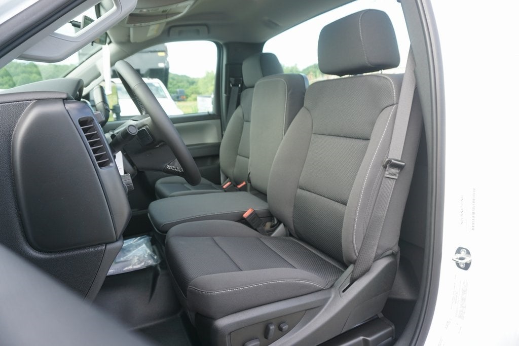 2024 Chevrolet Silverado 6500HD MD