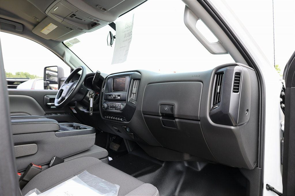 2024 Chevrolet Silverado 5500HD Work Truck