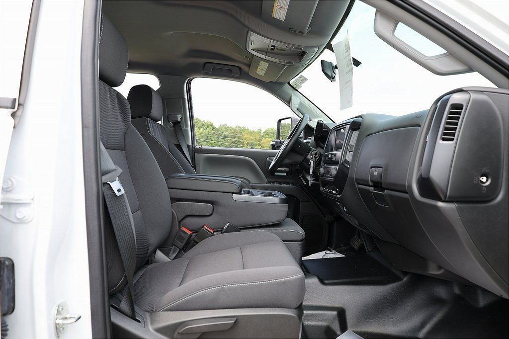 2024 Chevrolet Silverado 5500HD Work Truck