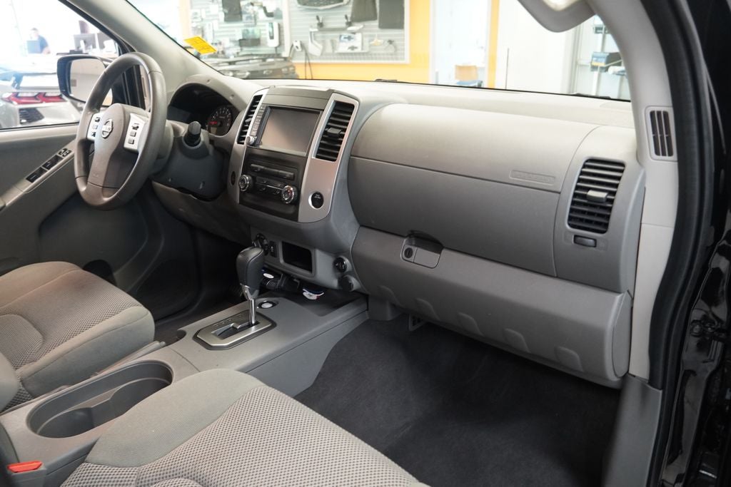 2021 Nissan Frontier SV 4WD CREW CAB