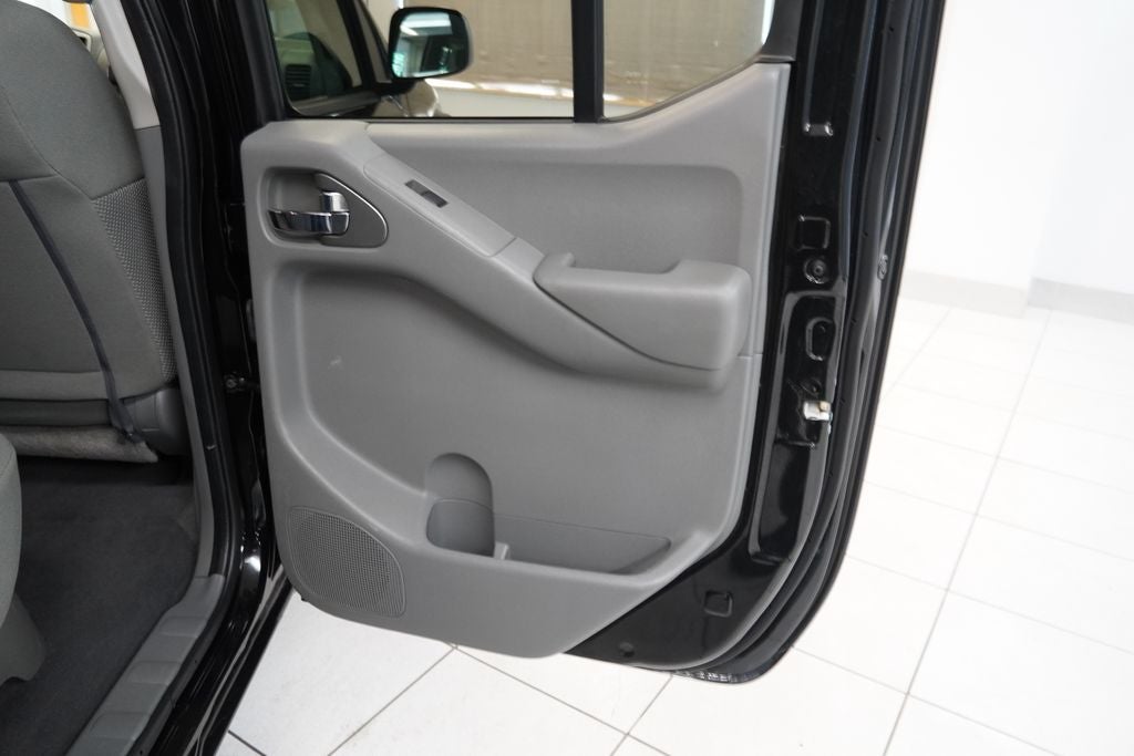 2021 Nissan Frontier SV 4WD CREW CAB